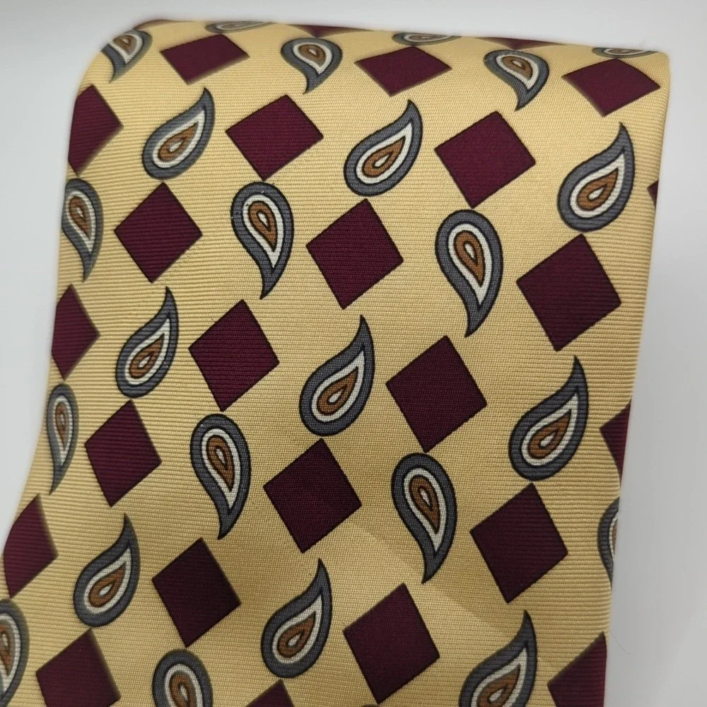 Brooks Brothers Makers and‎ Merchants Silk Men's Neck Tie USA